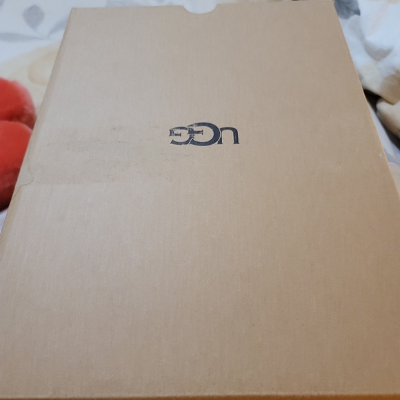 Ugg Red Fluff Slide - Picture 4 of 9